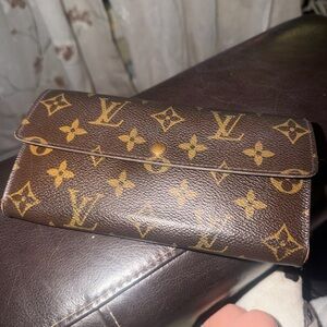 💯Louis Vuitton Brown and Gold Monogram Clutch